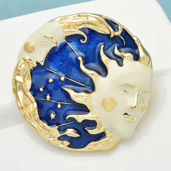 La Petite Soleil Sun Moon Brooch - Picture 9 of 12